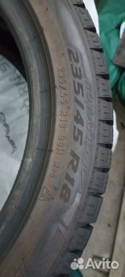 Pirelli Ice Zero FR 235/45 R18