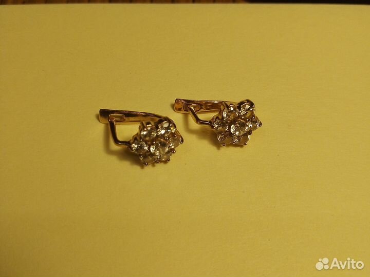 Золотые серьги