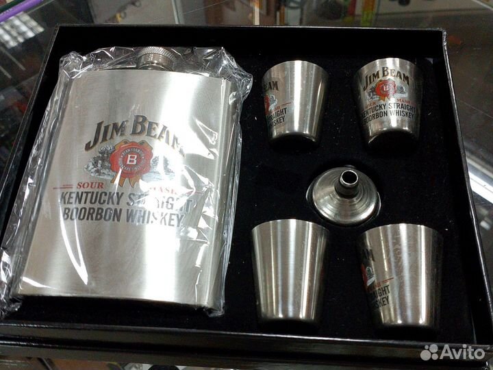Набор рюмки с фляжкой