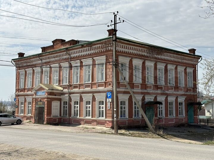 Здание, 611 м²
