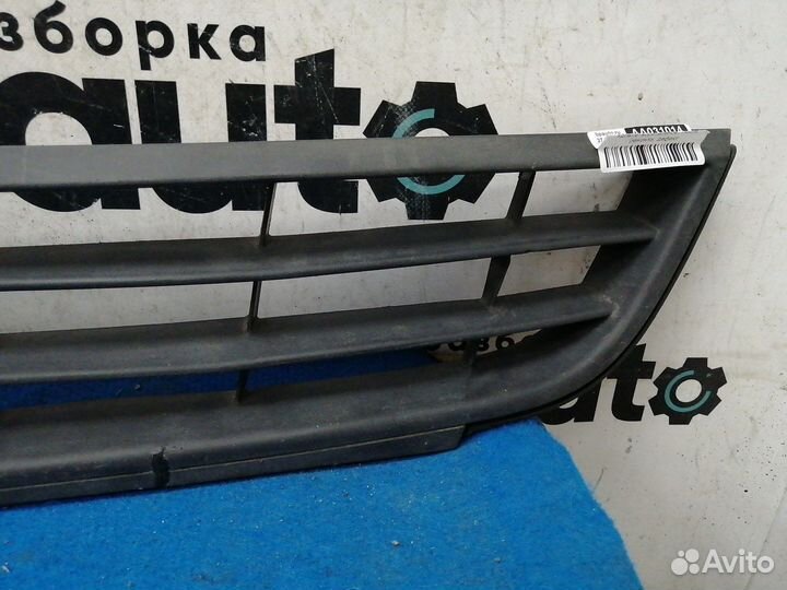 Решетка переднего бампера 5C6853677 Volkswagen