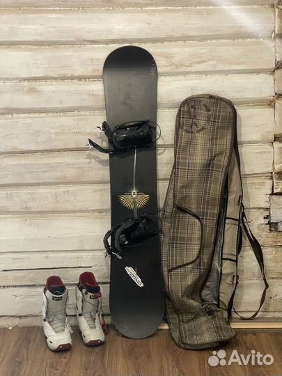 Сноуборд с ботинками и чехлом комплект
