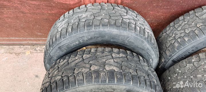 Pirelli Ice Zero 215/65 R16 102T