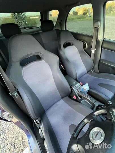 Сиденья ковши subaru impreza wrx sti