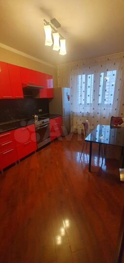 2-к. квартира, 62 м², 7/17 эт.