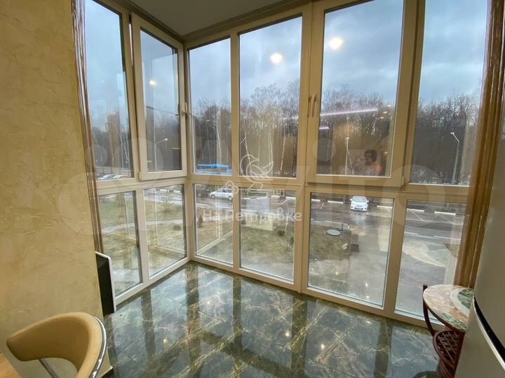 2-к. квартира, 82,5 м², 2/4 эт.