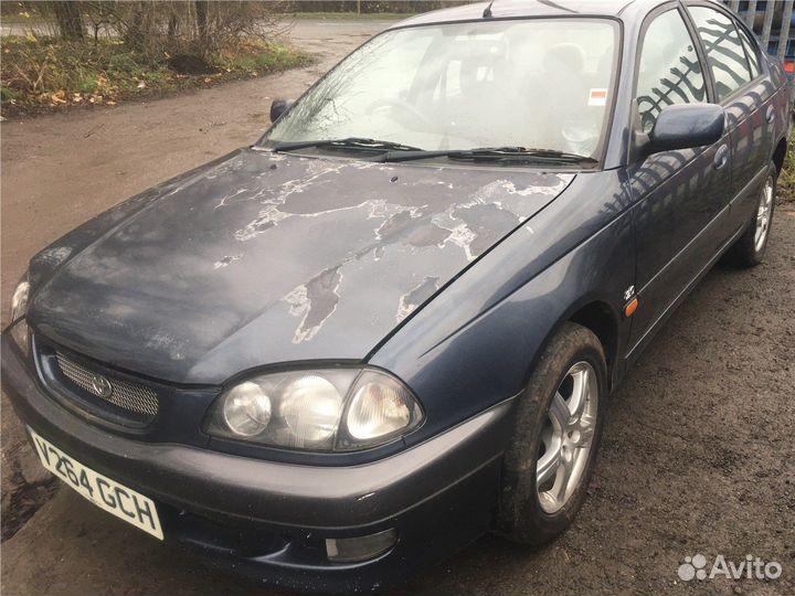 Разбор на запчасти Toyota Avensis 1