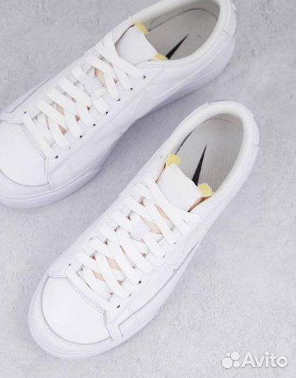 Кожаные кеды на платформе Nike 43 белый