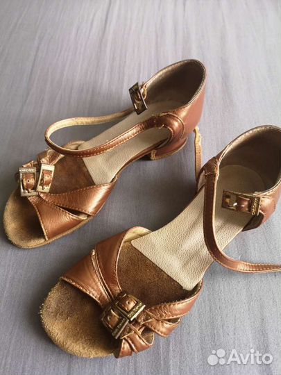 Обувь для бальных танцев