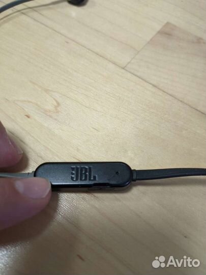 Беспроводные наушники-гарнитура JBL Tune205BT