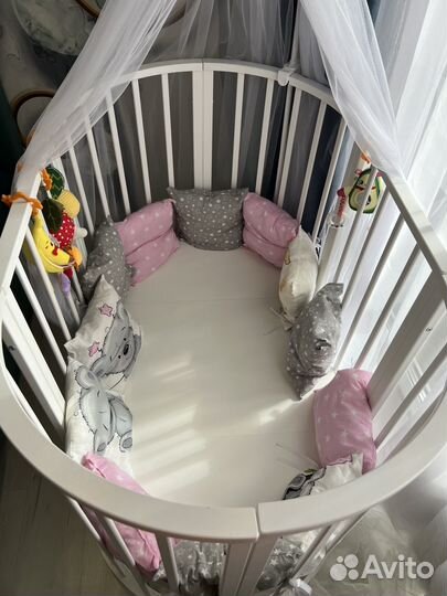 Детская кроватка круглая овальная с маятником