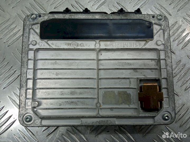 Блок управления двигателя 3B0907557C Volkswagen Pa