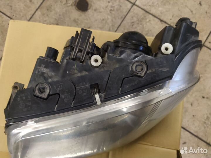 Фара левая Passat B5+