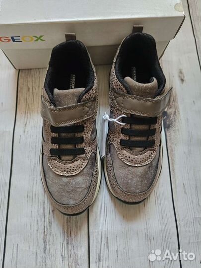 Кроссовки geox