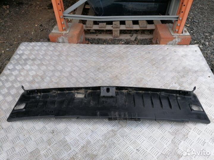 Накладка замка багажника Audi A6