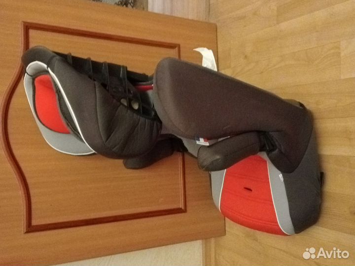 Детское автомобильное кресло