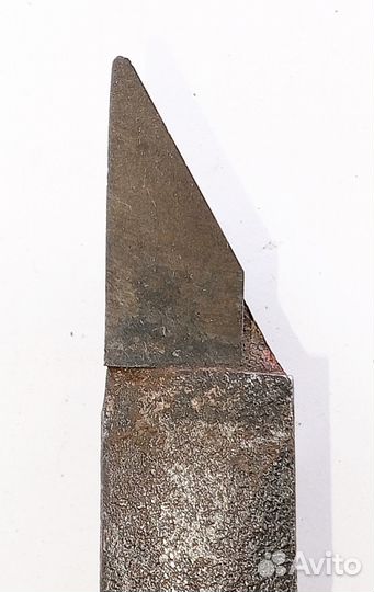 Резец канавочный под выход резьбы 30х20х150 вк6 (9