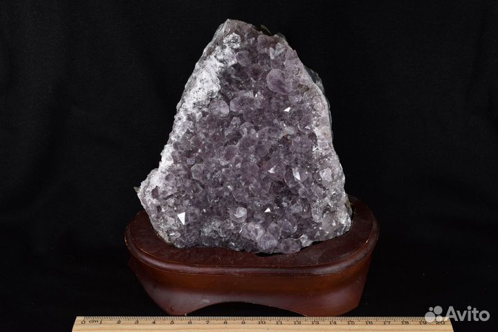 Друза на деревянной подставке. Аметист. Лот №250