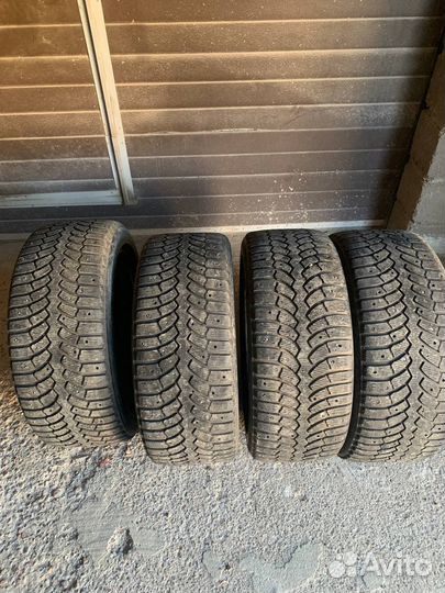 Bridgestone Blizzak Spike-01 235/45 R17