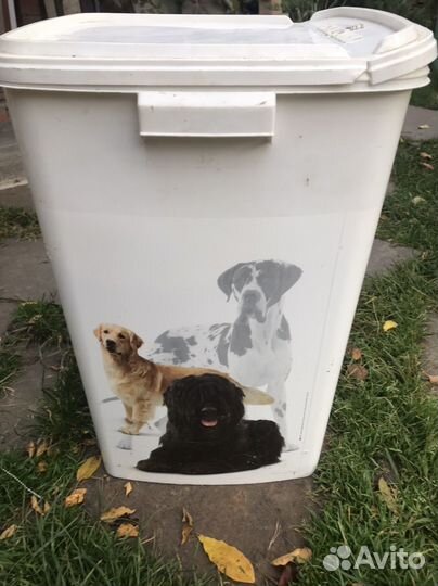 Контейнер для сухого корма