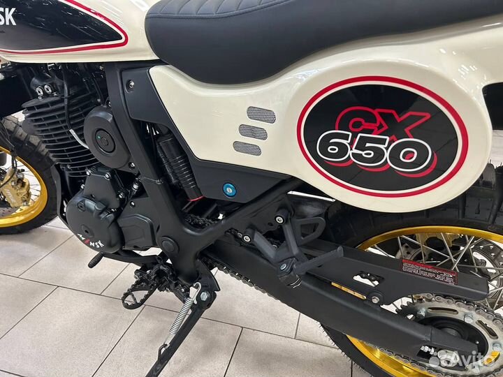 Дорожный мотоцикл Minsk CX 650 белый новый