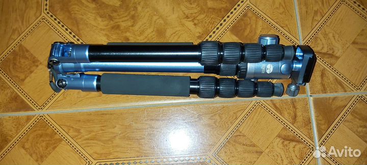 Фотоштатив Sirui T-005bx