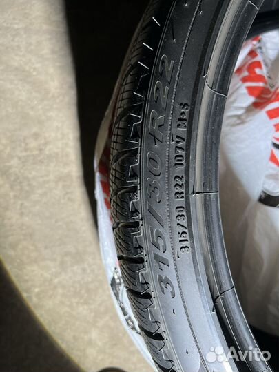 Pirelli Scorpion Winter 295/35 R21 и 315/30 R22