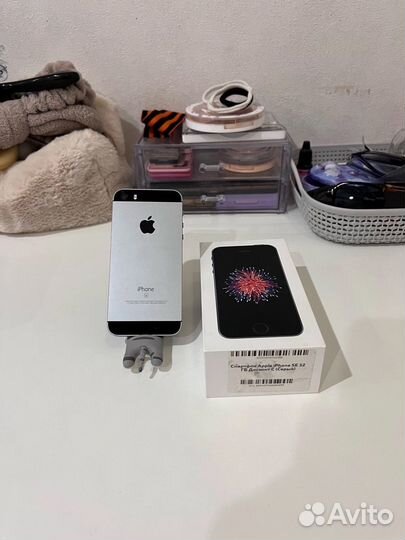 iPhone SE, 32 ГБ