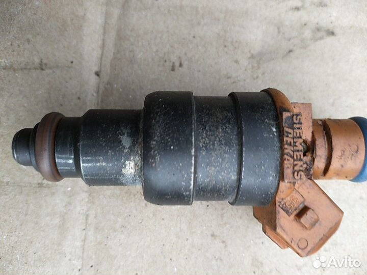 Крайслер 3,3 V6 форсунки Siemens Deka 4612402