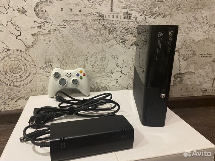 Xbox 360 E 250GB FreeBoot 25 игр