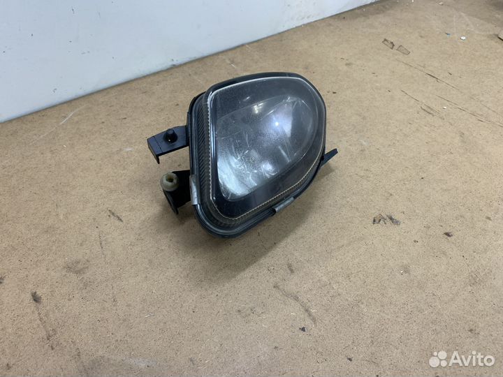 Фара противотуманная левая Mersedes-Benz W211