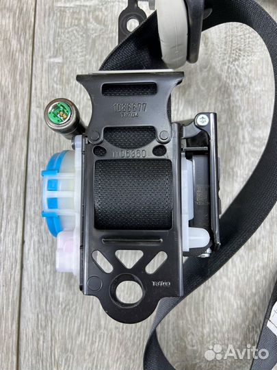 Ремень безопасности передний правый Mazda Сх 9 TC