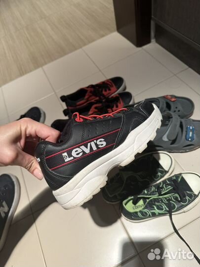 Кроссовки levis