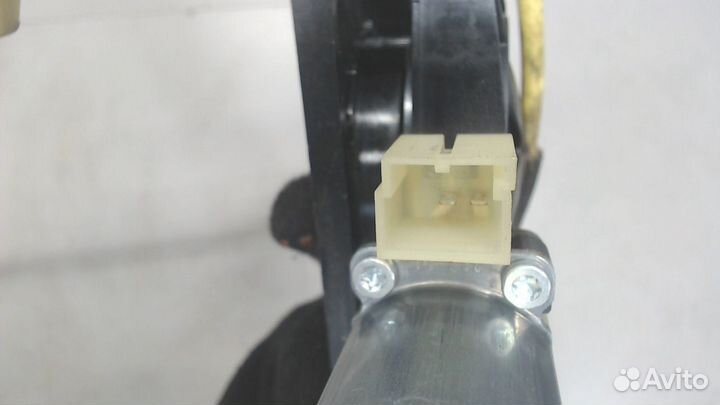 Стеклоподъемник электрический Skoda Octavia (A7)