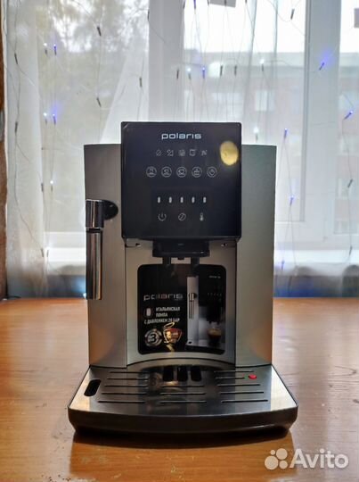 Автоматическая кофемашина polaris