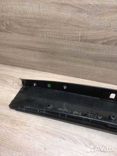 Накладка багажника Audi A8 D3 4E0863471B