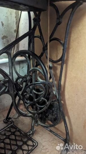 Швейная машина Заря