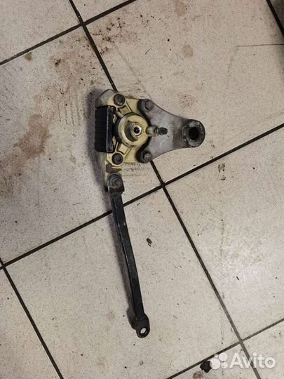 Задний суппорт suzuki gsx 400 inazuma