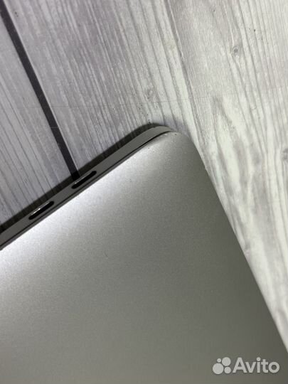 Apple MacBook Pro 15 2018 32gb i7 ssd 512