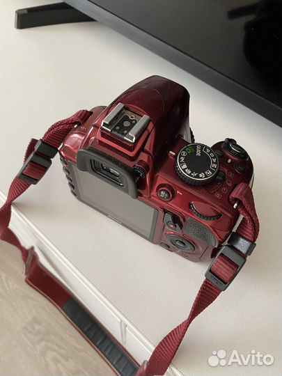 Зеркальный фотоаппарат NikonD3100