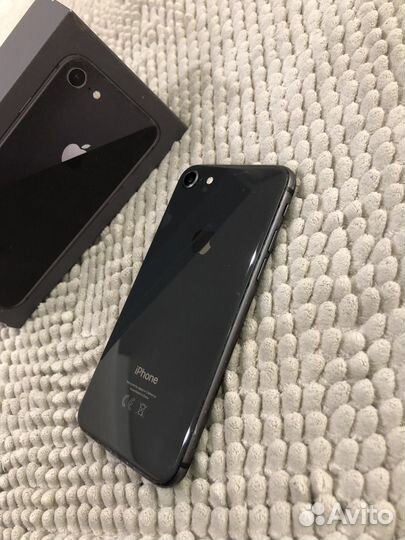 Телефон iPhone 8 64 gb