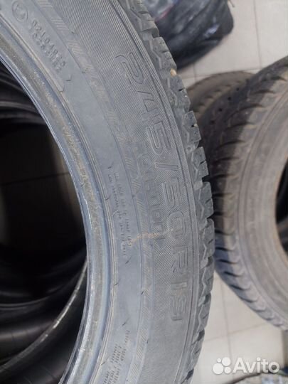 Nokian Tyres WR SUV 4 245/50 R19