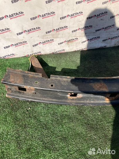 Усилитель бампера передний Mitsubishi Carisma