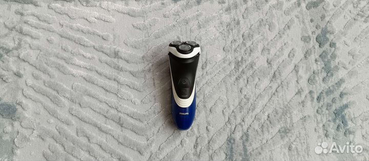 Продам электробритву Philips