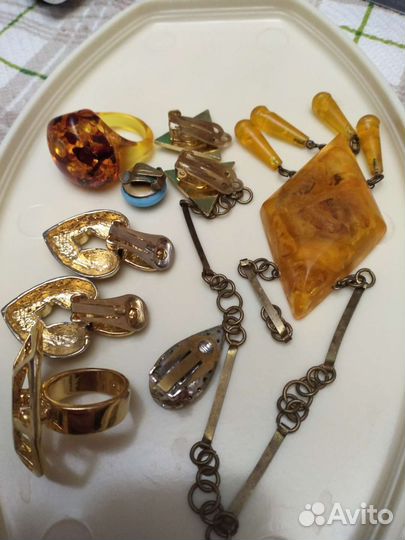 Лот бижутерии винтажная