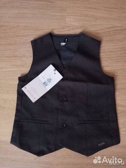 Жилет Новый Orby 128 рубашки 122 128