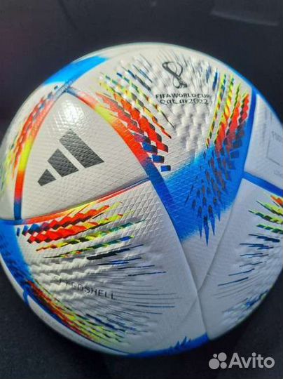 Футбольный мячик adidas