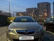 Opel Astra 1.4 AT, 2012, 140 000 км, с пробегом, цена 840 000 руб.