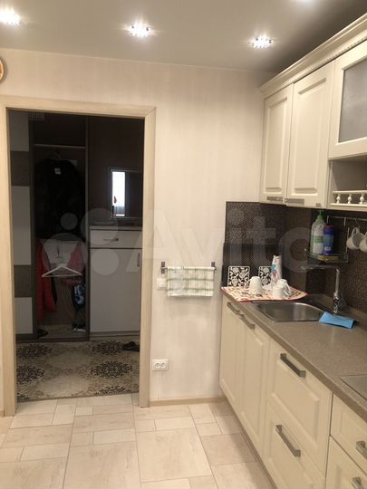 2-к. квартира, 60 м², 4/10 эт.