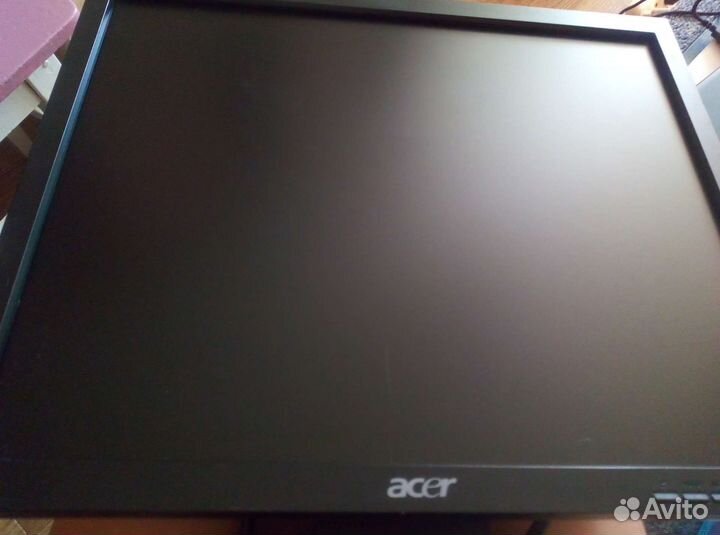 Монитор 17 acer V173 неисправен